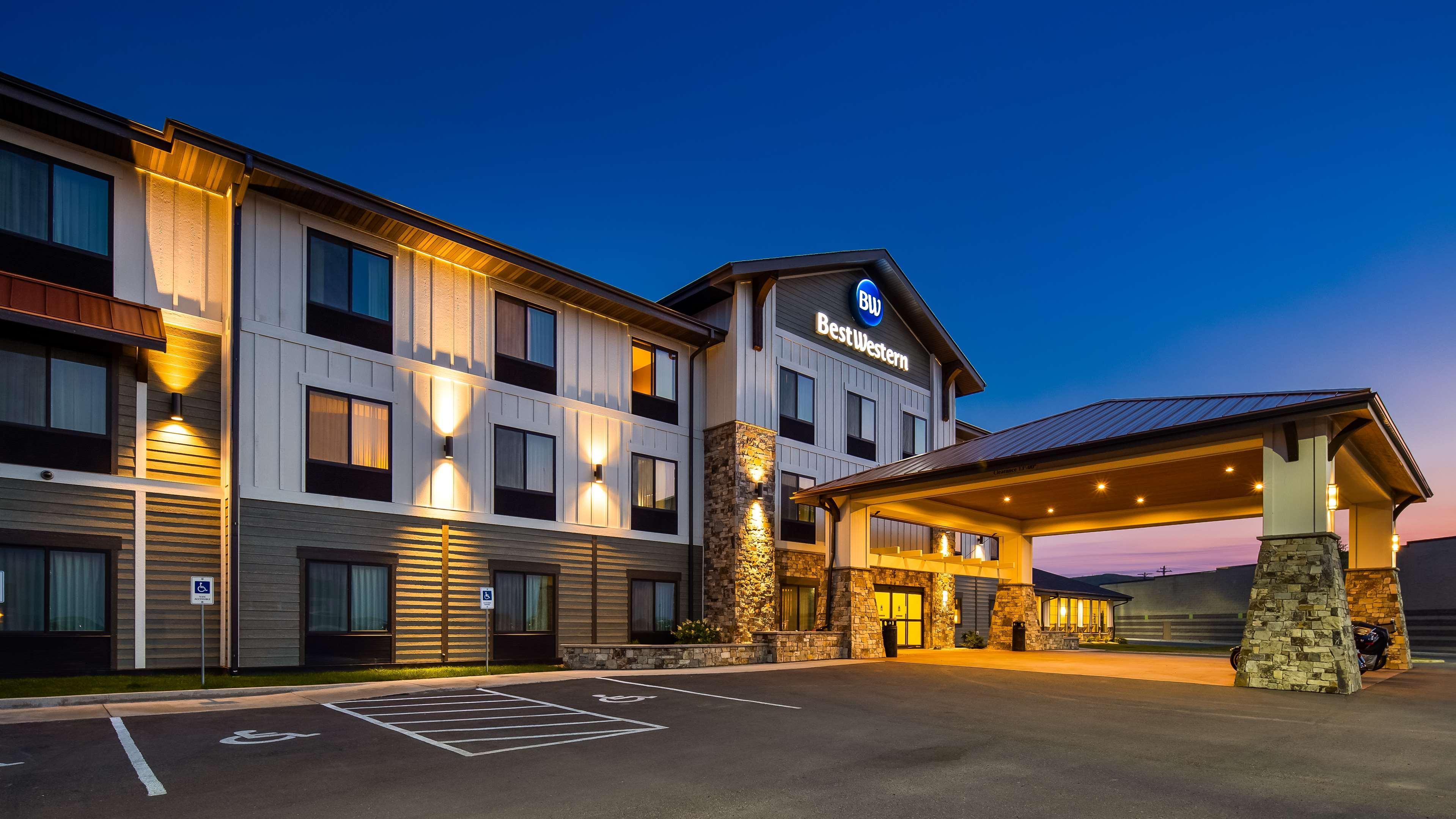 Western & Hotel