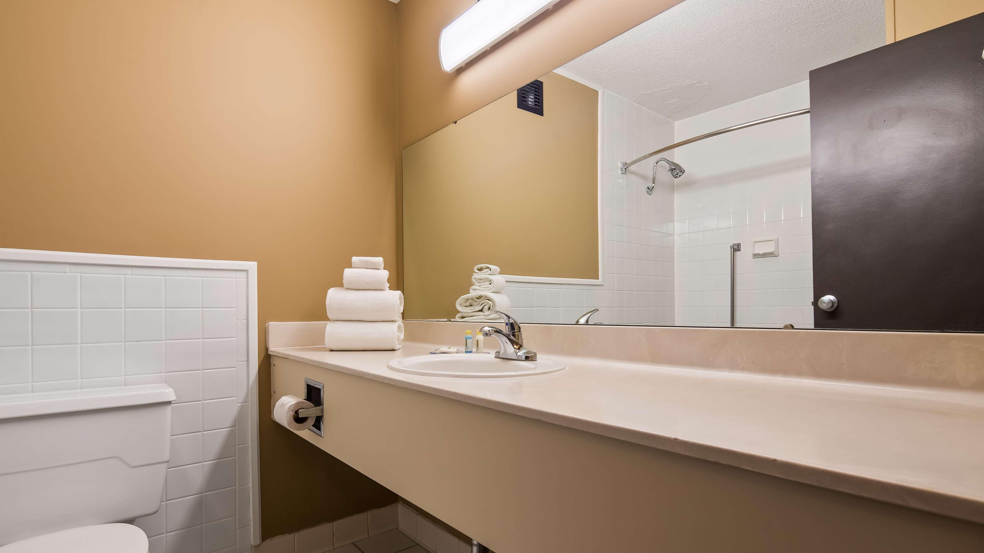 Western Inn&suites Shelby